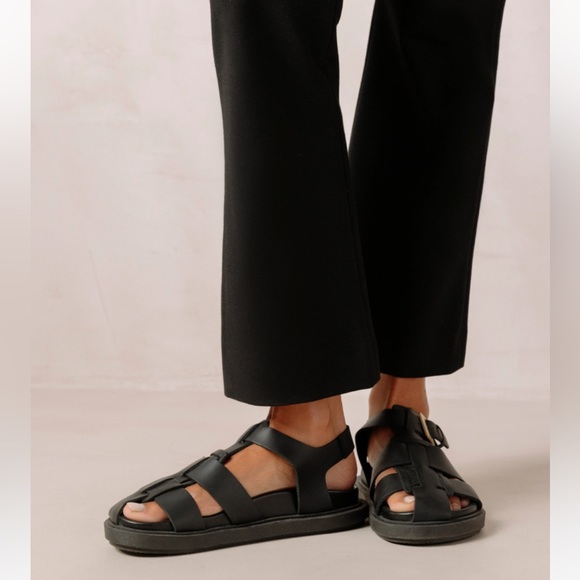 Backbone - Black Leather Sandals - Picture 5 of 13